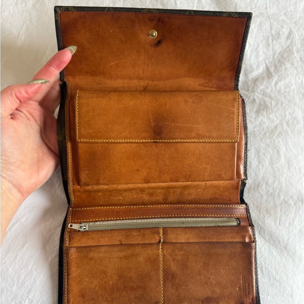 Louis Vuitton Brown and Black Bi-Fold Leather Wallet - Picture 2 of 8
